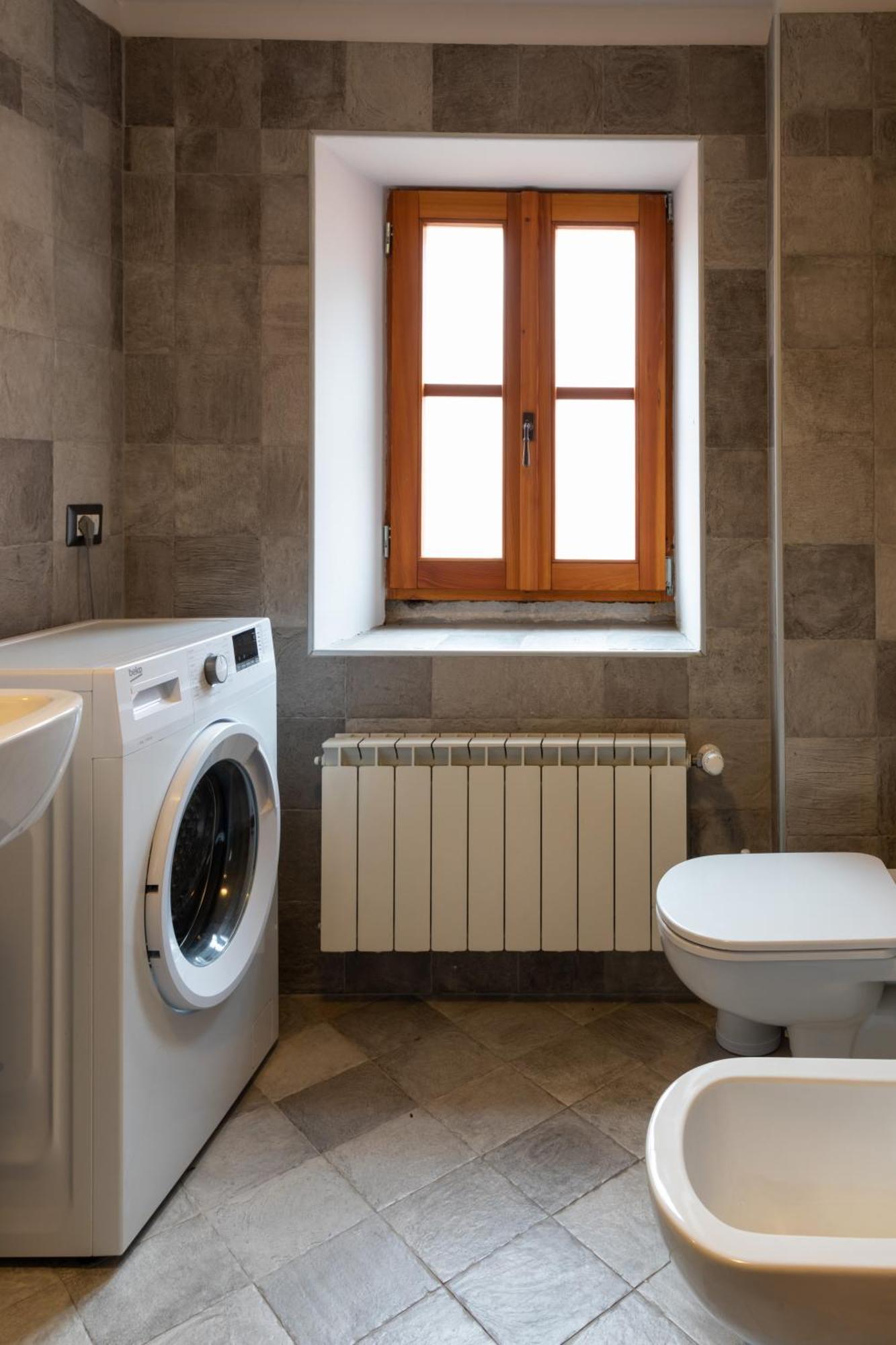 Alla Piana Apartment Varallo Bagian luar foto