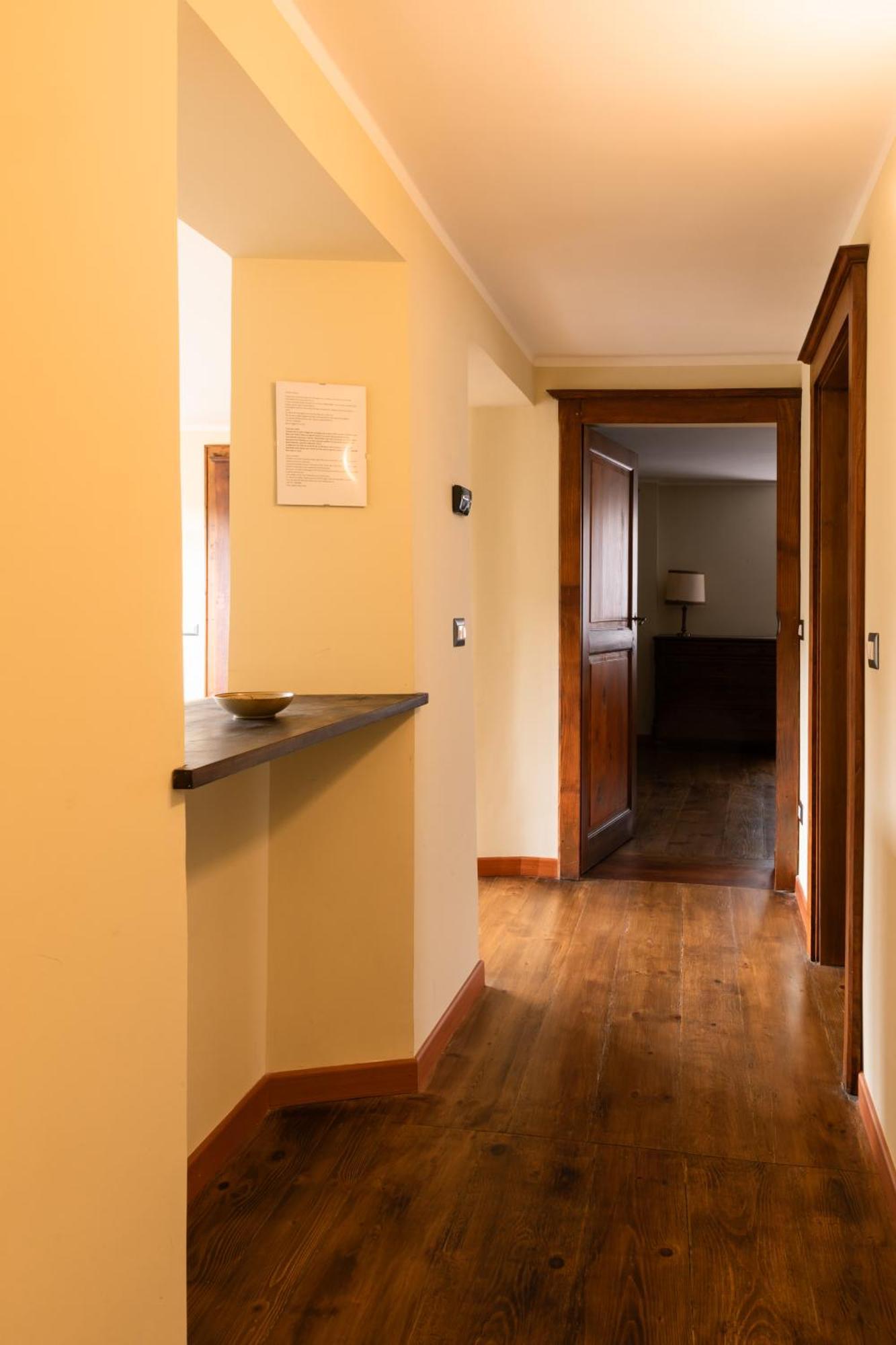 Alla Piana Apartment Varallo Bagian luar foto