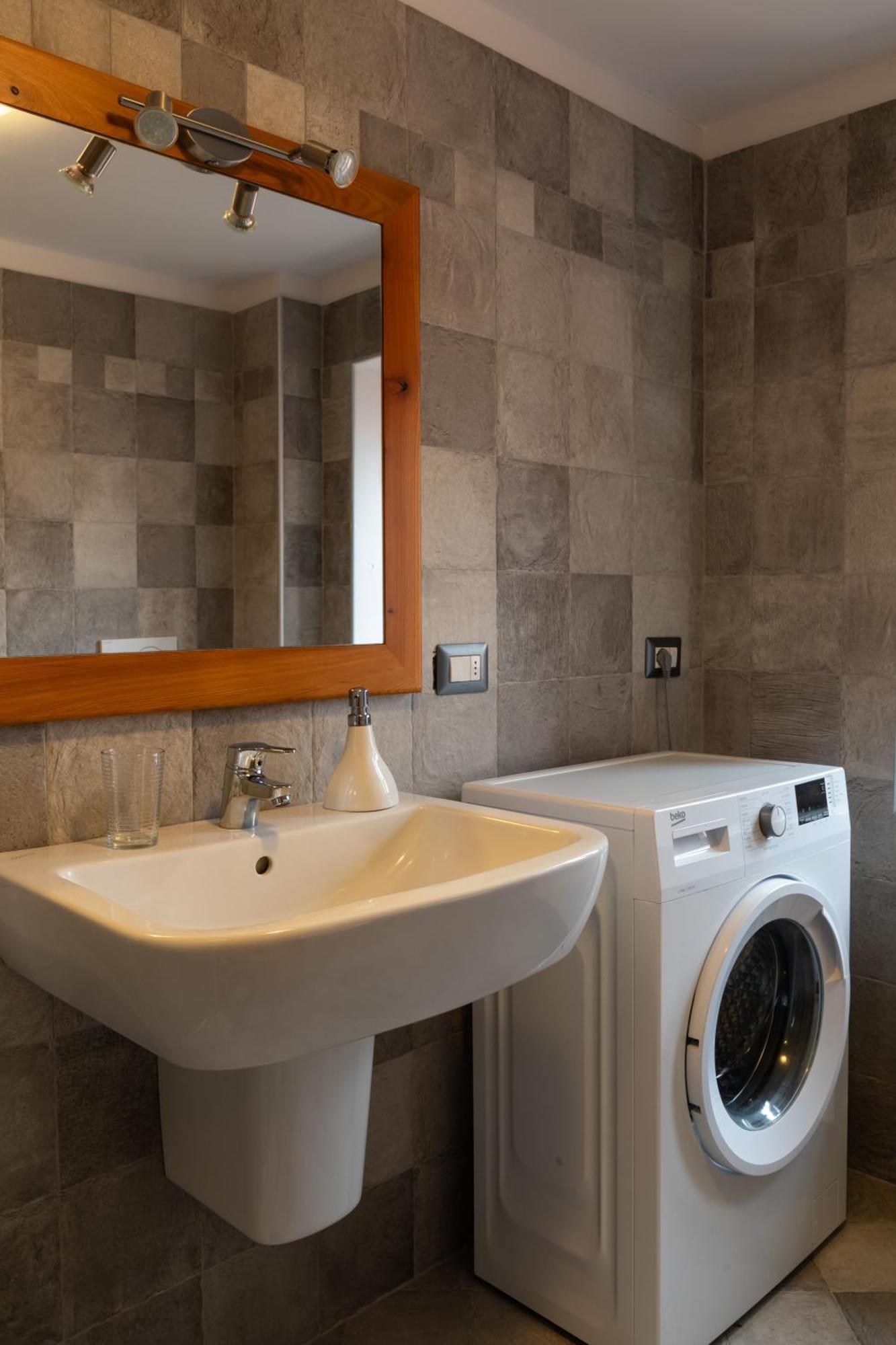 Alla Piana Apartment Varallo Bagian luar foto